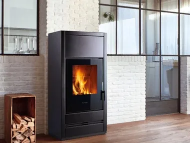 E928 - Wood-burning wall-mounted steel stove Class A+ _ Piazzetta