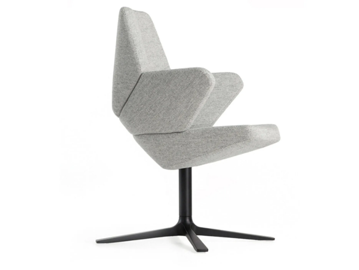 TRIFIDAE - Upholstered with 4-spoke base chair with armrests _ Prostoria