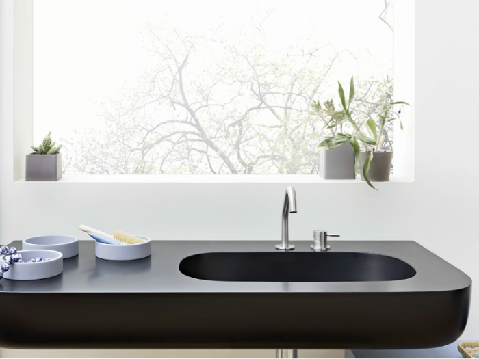 ESPERANTO with beauty shelf - Corian® washbasin with integrated countertop _ Rexa