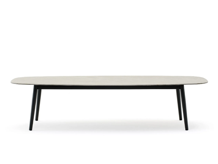 ELLISSE LOW - Oval powder coated aluminium garden table _ Varaschin