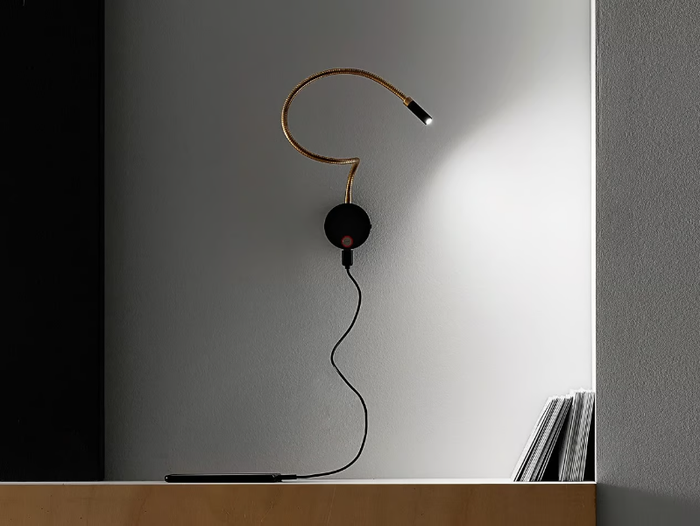 PUNTINA - LED metal reading lamp with USB _ Vesoi