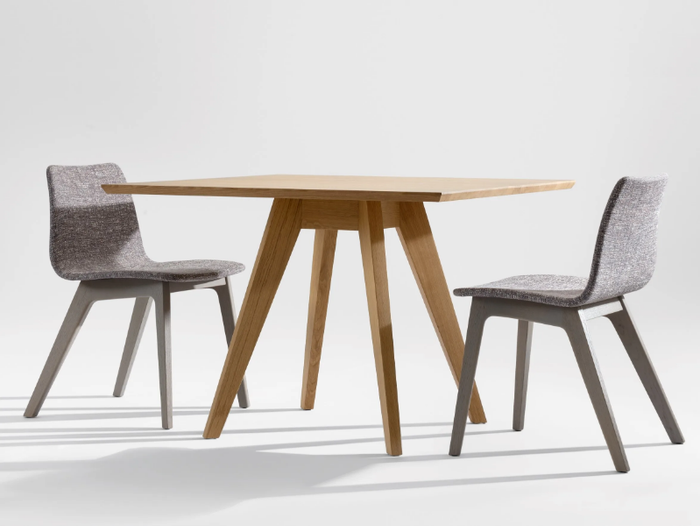 CENA - Square solid wood dining table _ ZEITRAUM