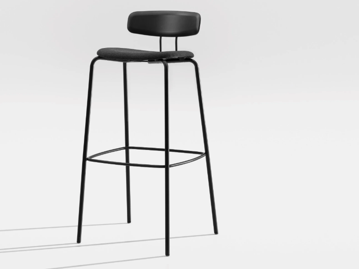 OKITO PLY BAR - High wooden barstool with integrated cushion _ ZEITRAUM