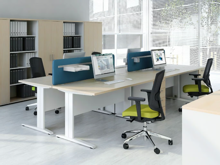 OGI_N - Sectional rectangular office desk with sound absorbing screens _ mdd