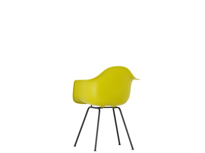 Eames Plastic Armchair DAX