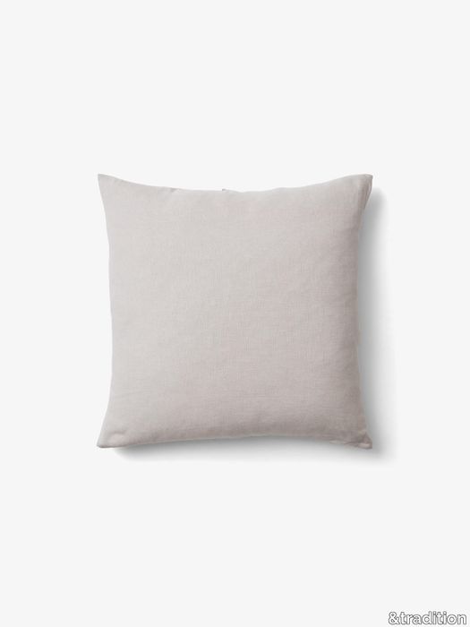 SC29_Tradition_Collect_Linen-Cushion_Cloud.jpg