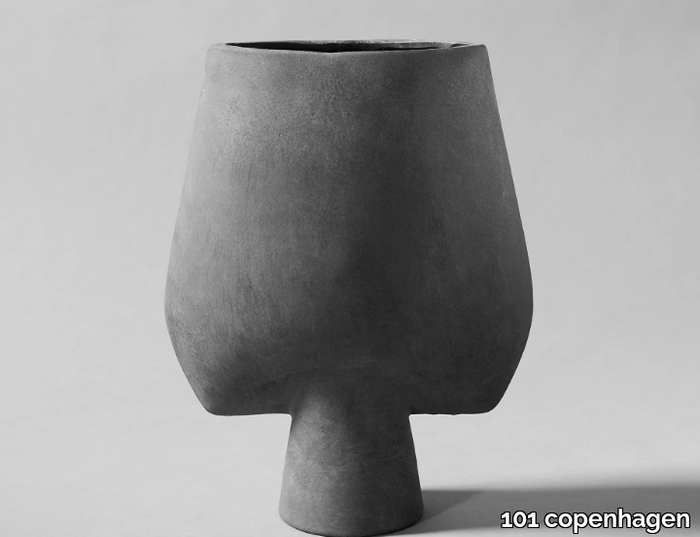 SPHERE-VASE-SQUARE-BIG-101-Copenhagen-361553-rel2b1b026f.jpg