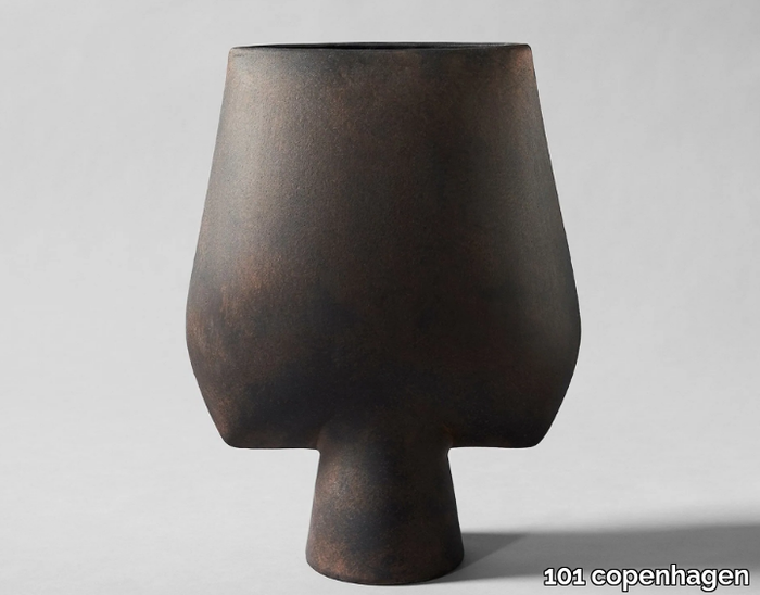 SPHERE-VASE-SQUARE-BIG-101-Copenhagen-361553-rel8a773a29.jpg