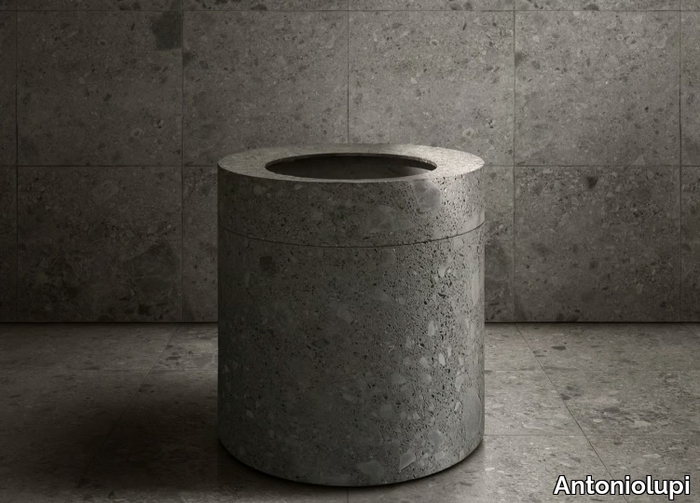 ANIMA LIQUIDA - Freestanding round natural stone washbasin _ Antoniolupi