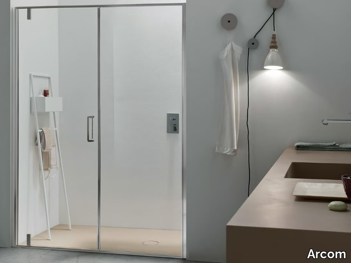 S6 - Niche glass shower cabin with pivot door _ Arcom