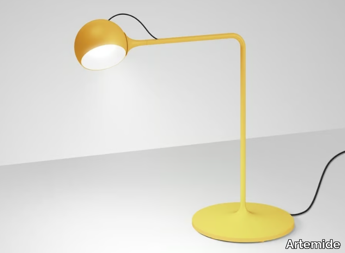 IXA - Adjustable metal desk lamp _ Artemide