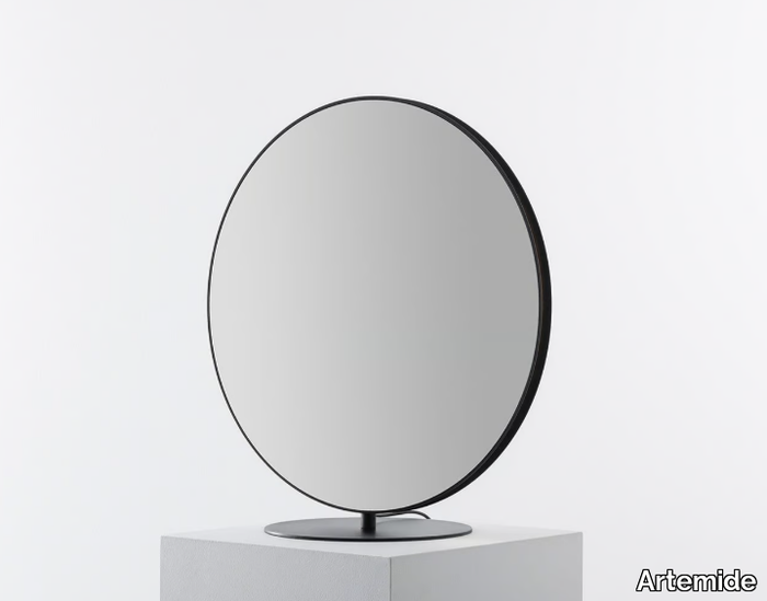 se-es-freestanding-mirror-artemide-621721-rel38f7593f.jpg