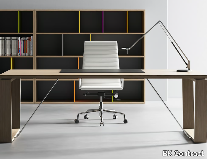 W DIRECTIONAL - Rectangular wood veneer office desk _ BK Contract