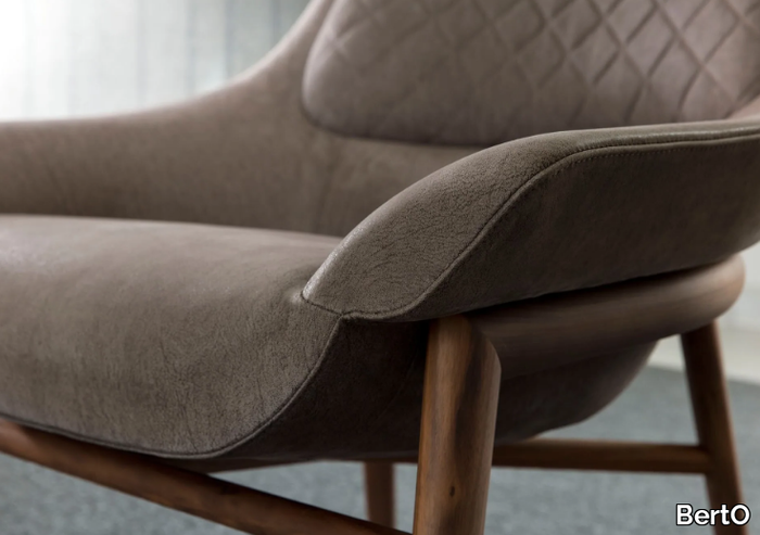HANNA-WOOD-Leather-armchair-BertO-606928-rel8ab8398f.jpg
