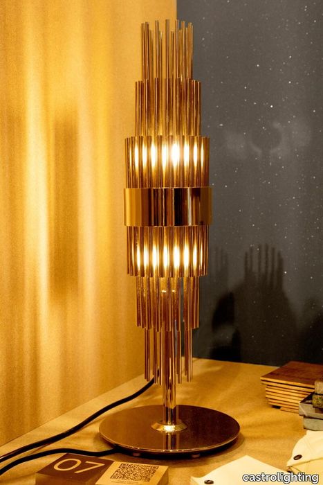 castro-lighting-at-supersalone-2021-fiera-rho-stand-streamline-table-lamp.jpg