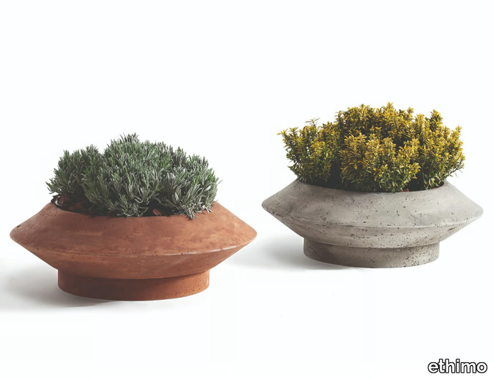 CROCUS - Low handmade cement garden vase _ Ethimo