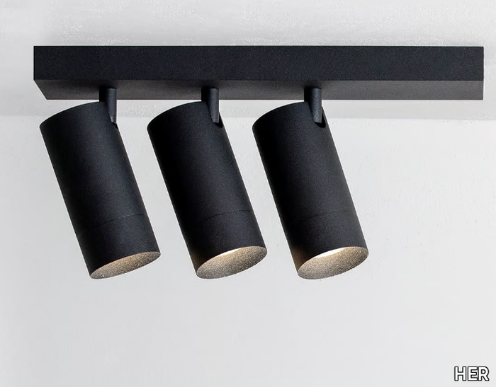 STRAIGHT PLATE ON TRIPLE - LED adjustable powder coated aluminium ceiling lamp _ HER