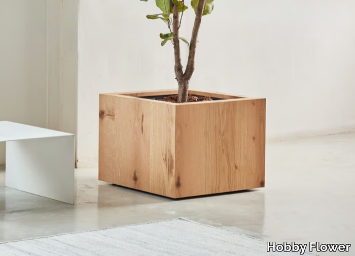 TAMMI - Square oak vase _ Hobby Flower