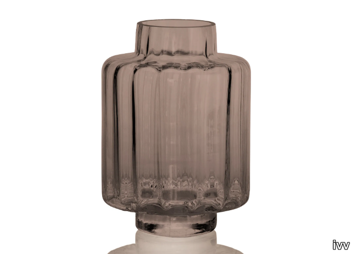 XYZ 8407.1 - Stained glass vase _ ivv