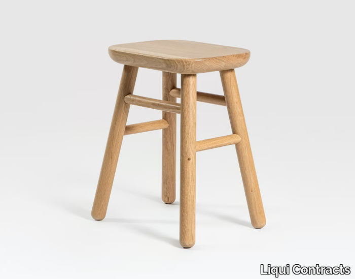 JASPER - Low oak stool _ Liqui Contracts