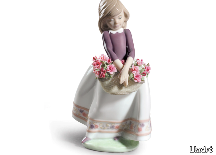 MAY FLOWERS GIRL - Porcelain decorative object _ Lladró