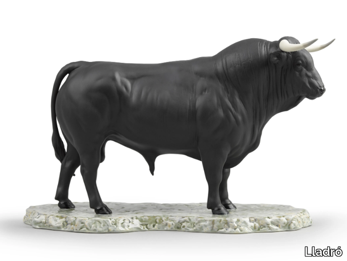 SPANISH BULL - Porcelain decorative object _ Lladró