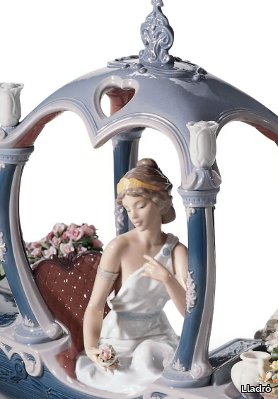 GONDOLA-OF-LOVE-GODDESS-Lladró-556454-rela8606638.jpg