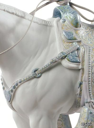 WHITE-QUARTER-HORSE-Lladró-535588-rel307c1975.jpg