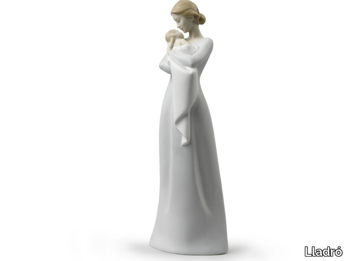 a-mother-s-embrace-lladro-554875-relbef46c81.jpg