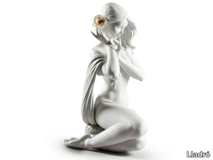 subtle-moonlight-woman-lladro-537631-rel5a6025ff.jpg