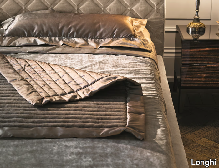 cashmere-longhi-356206-relb3e1b80c.jpg