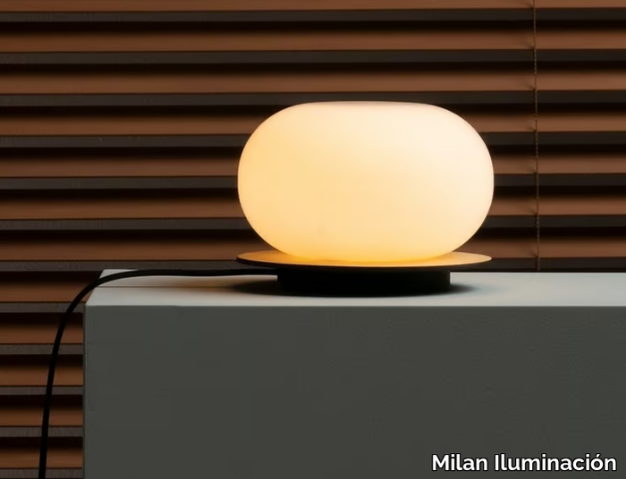 KNOCK - Table lamp in ash and blown glass _ Milan Iluminación