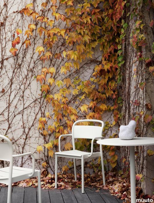 11695-en-linear-steel-armchair-linear-steel-cafe-table-70-off-white-muuto-org.tif