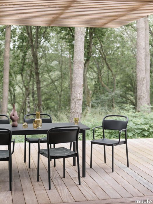 19803-en-linear-steel-table-200-armchair-black-raise-carafe-glass-20-cl-30-cl-burnt-orange-muuto-org.tif