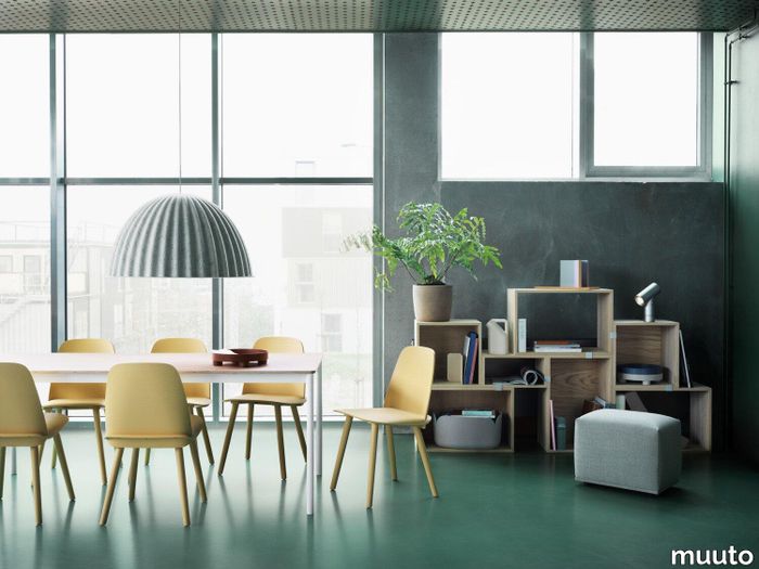 4171-en-nerd-chair-sand-yellow-stacked-oak-under-the-bell-lamp-echo-pouf-remix-123-beam-lamp-muuto-org.tif