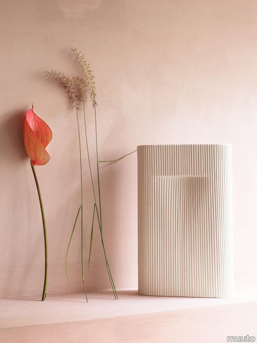 4240-en-ridge-vase-off-white-2-muuto-org.tif