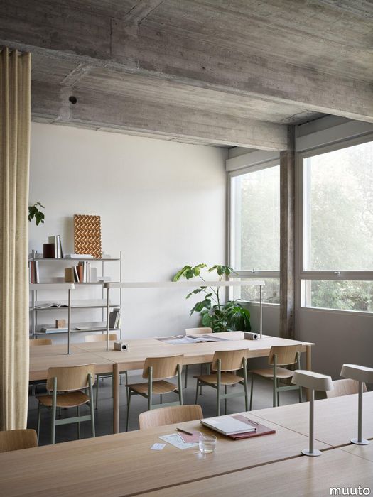 9939-en-linear-system-modular-table-config-2-oak-loft-chair-dusty-green-linear-mounted-lamp-grey-compile-config-8-grey-v2-muuto-org.tif