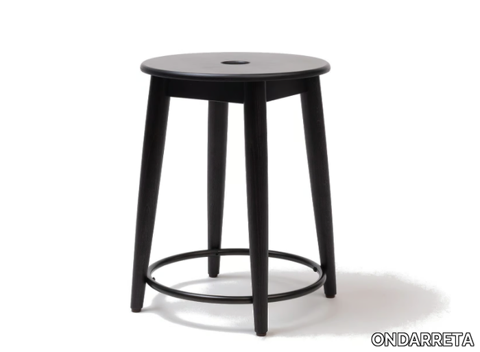 OTO 45 - Low wooden stool with footrest _ ONDARRETA