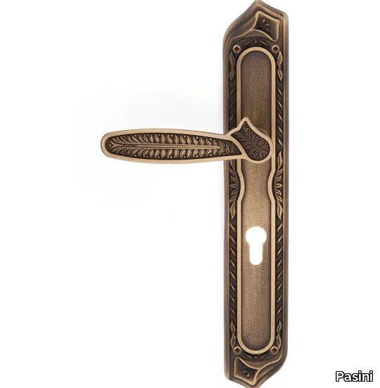 pasha-classique-door-handle-on-back-plate-pasini-metals-productions-327915-relec72cd48.jpg