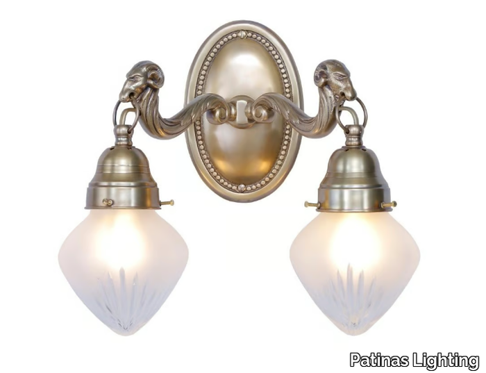 EGER III - Brass wall lamp _ Patinas Lighting