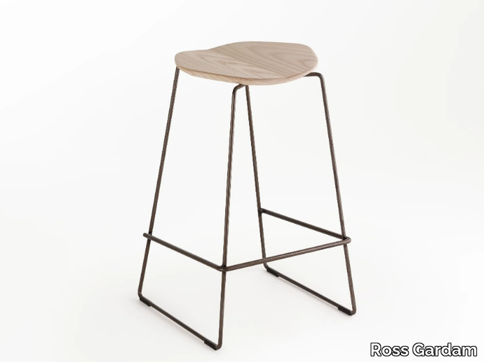 DUET - Sled base high stool with footrest _ Ross Gardam