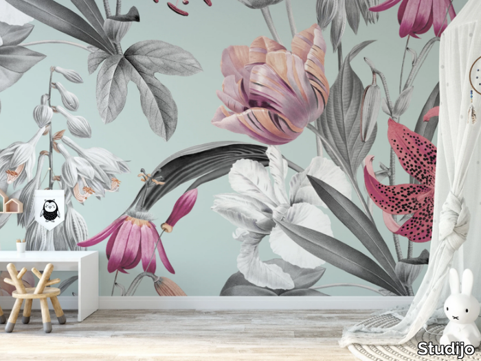 HYACINTH IS A HYACINTH - Wallpaper with floral pattern _ Studijo