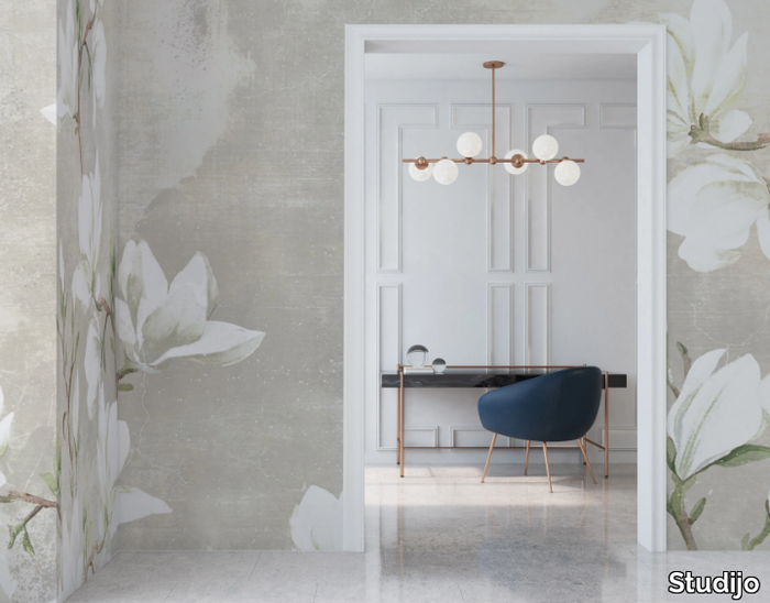 WHITE MAGNOLIA - Wallpaper with floral pattern _ Studijo