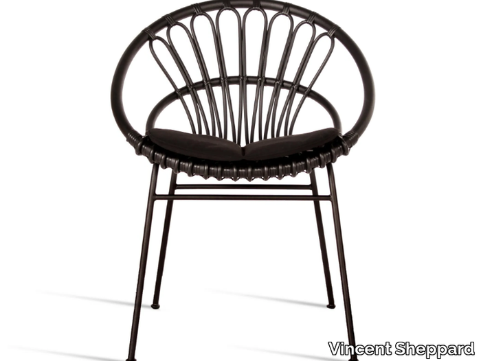 ROXANNE - Wicker garden chair with armrests _ Vincent Sheppard