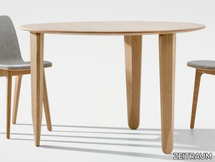 KUYU DINE - Round solid wood dining table _ ZEITRAUM