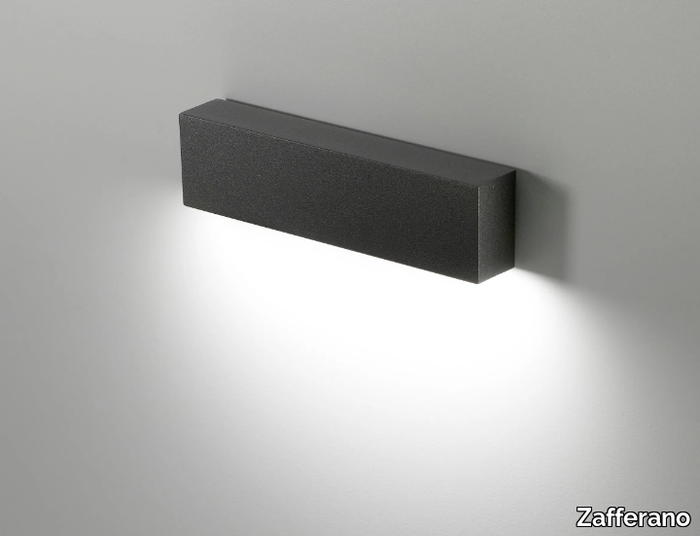 direct-light-wall-lamp-ailati-lights-by-zafferano-341046-rel69dfc473.jpg